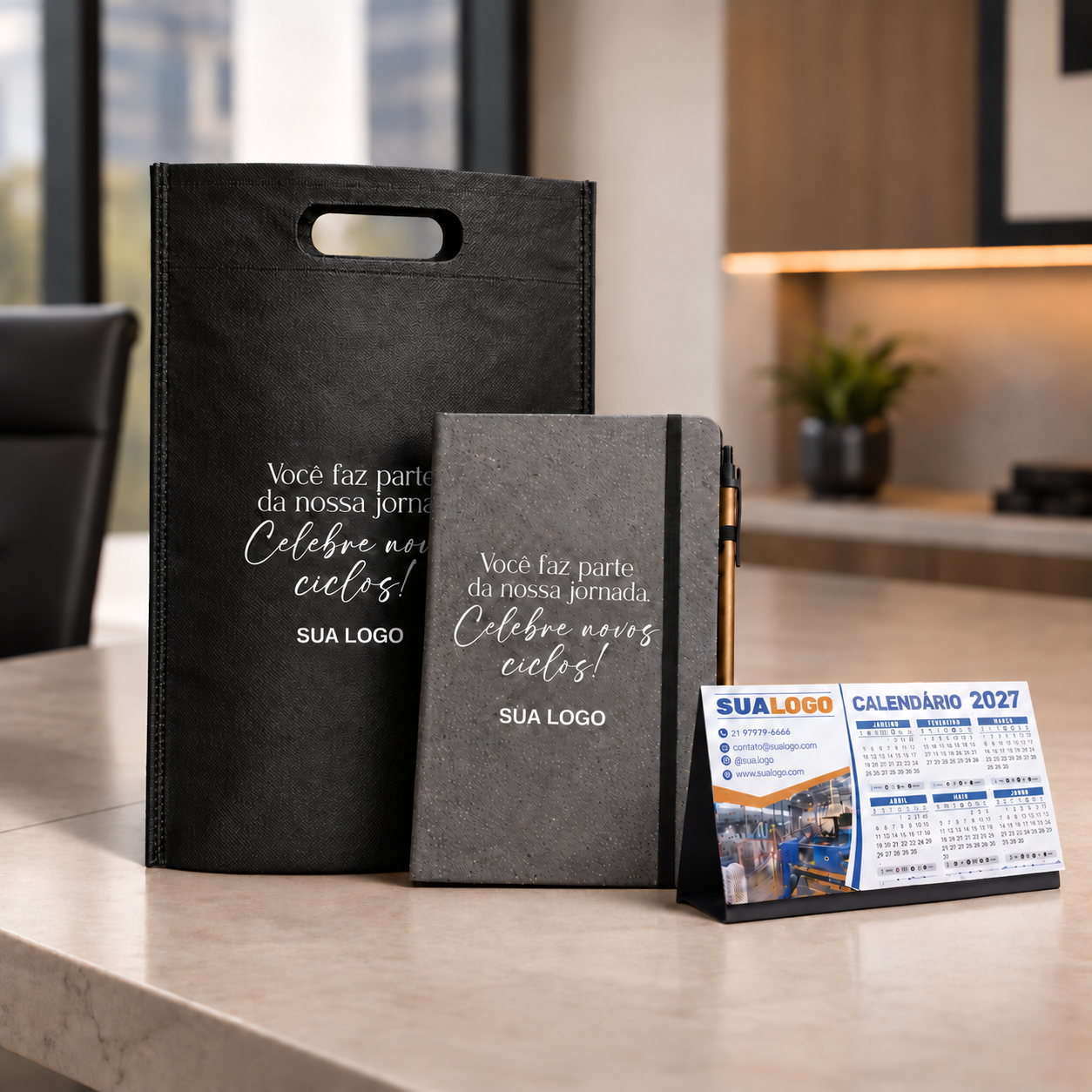 Kit Primeiro Passo — Sacola TNT, moleskine, caneta e calendário de mesa