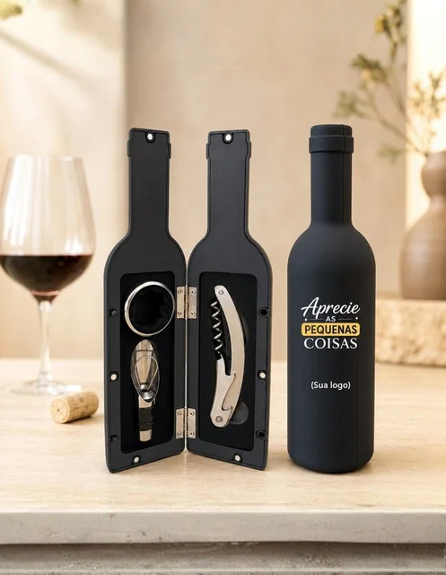 Kit Celebração — Estojo em madeira, acessórios para vinho, baralhos e dados
