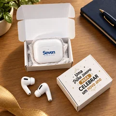 PowerBank — PowerBank 10.000 mAh 4 em 1, com cabos integrados, suporte para celular e lanternas.